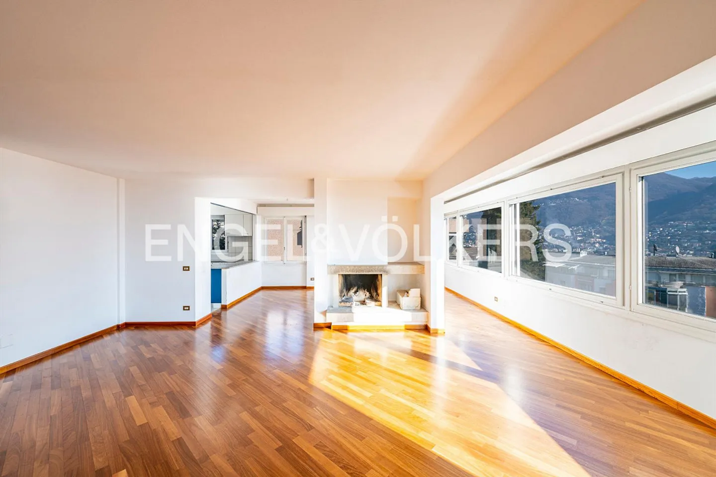 Appartamento elegante con vista sul lago e giardino privato - Foto 5 di 13