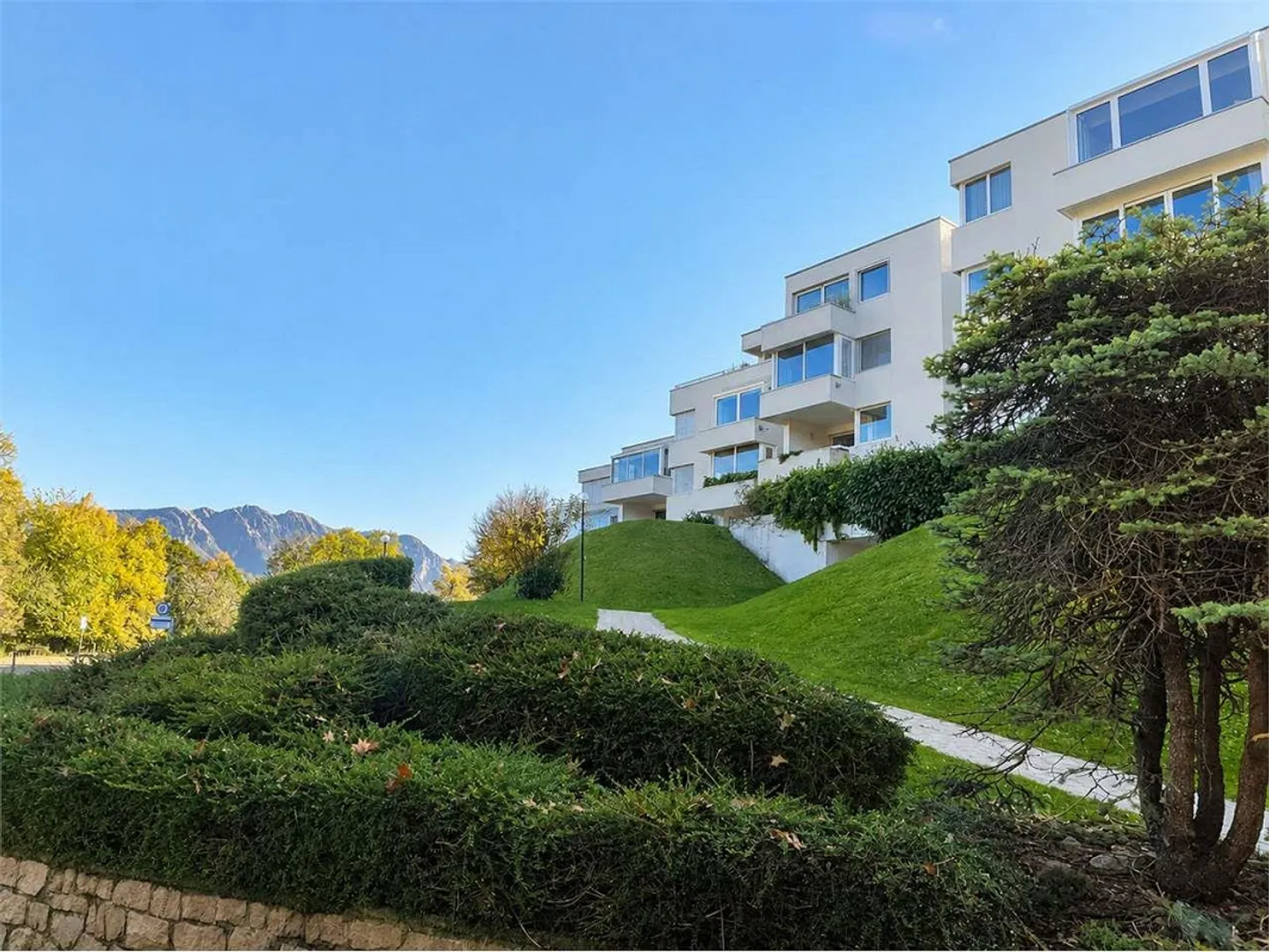 Modern apartment in Lugano with panoramic lake view - Photo 11 of 13