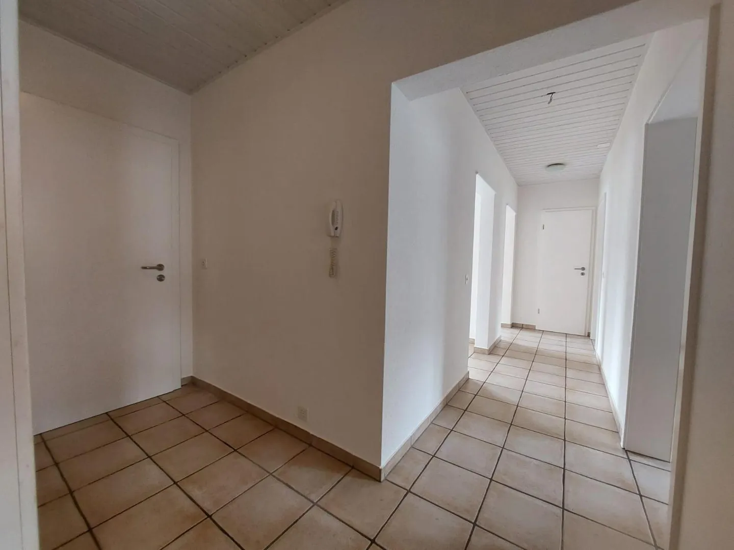 Tramelan, spacious and bright 3.5-room apartment with balcony - Photo 3 of 13