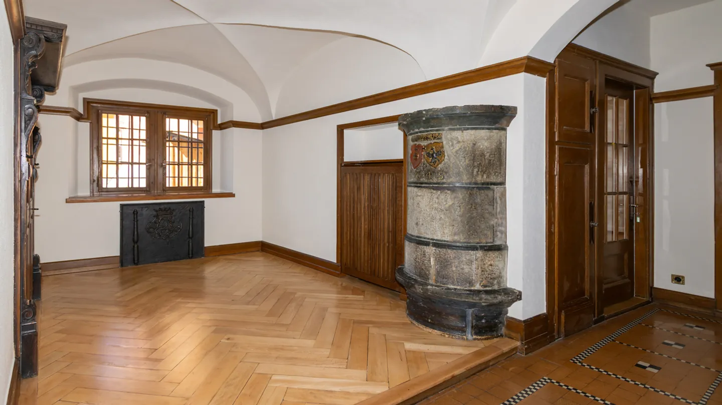 MAISON EXCEPTIONNELLE DE 6,5 PIÈCES AU CŒUR DE SIERRE - Photo 4 sur 13