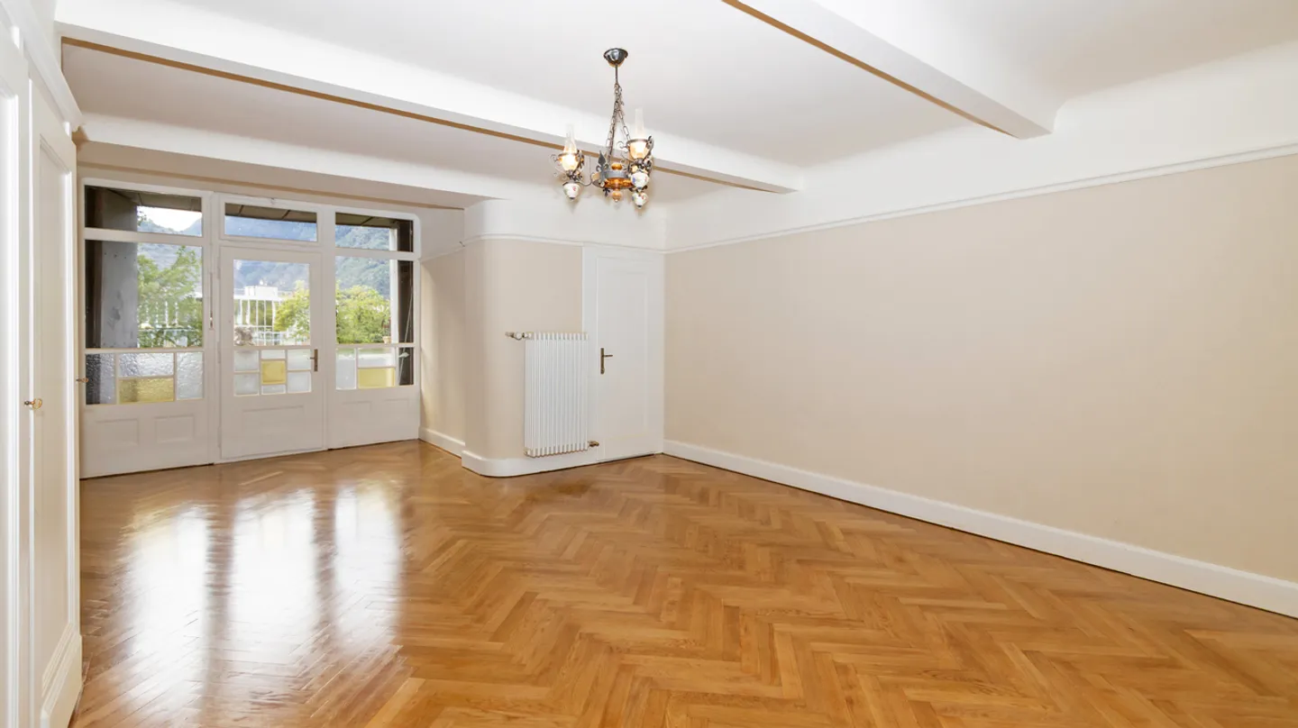 MAISON EXCEPTIONNELLE DE 6,5 PIÈCES AU CŒUR DE SIERRE - Photo 7 sur 13