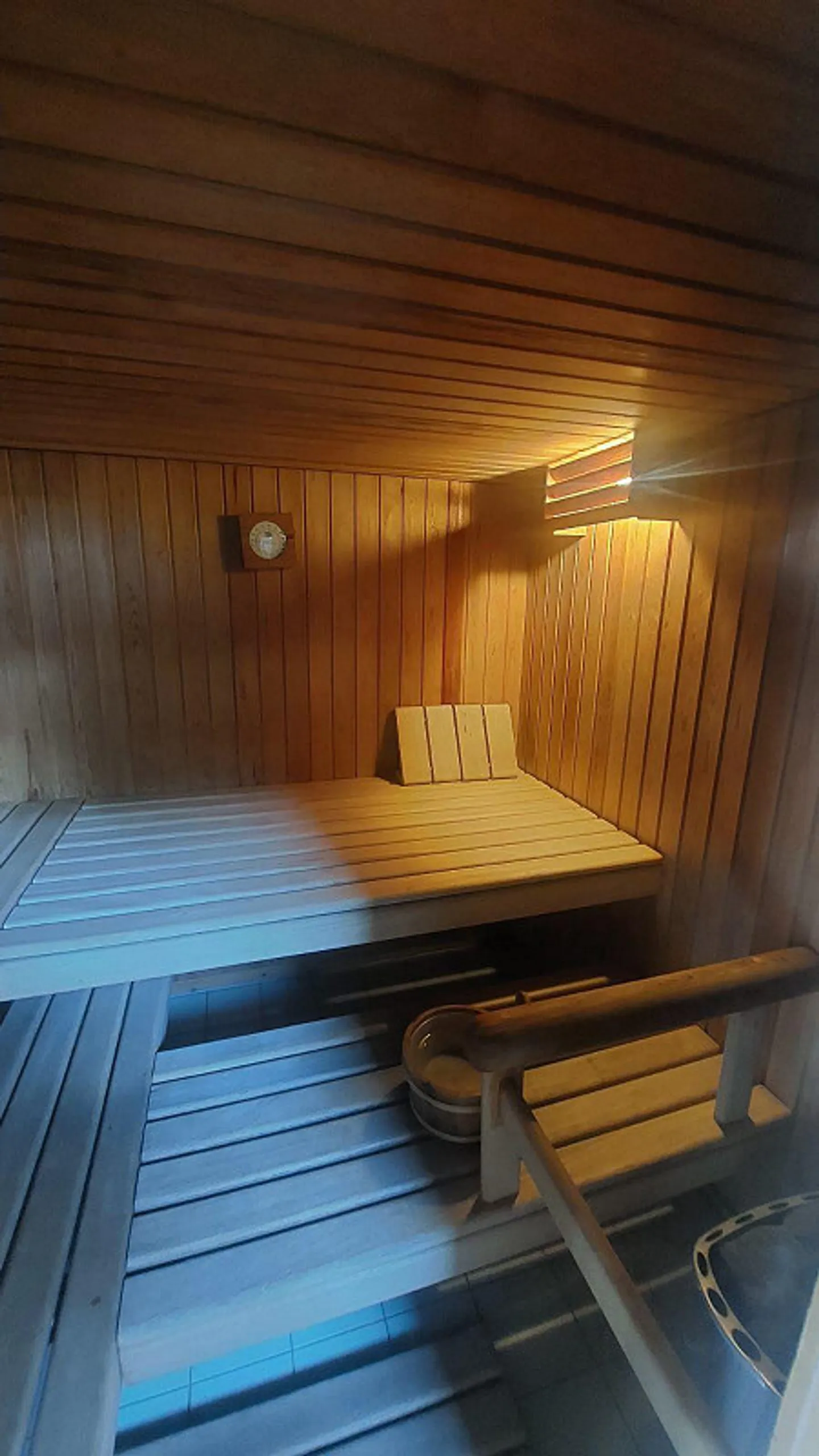 LUMINOSO APPARTAMENTO 3.5 LOCALI CON SPLENDIDA VISTA LAGO - Foto 10 di 10