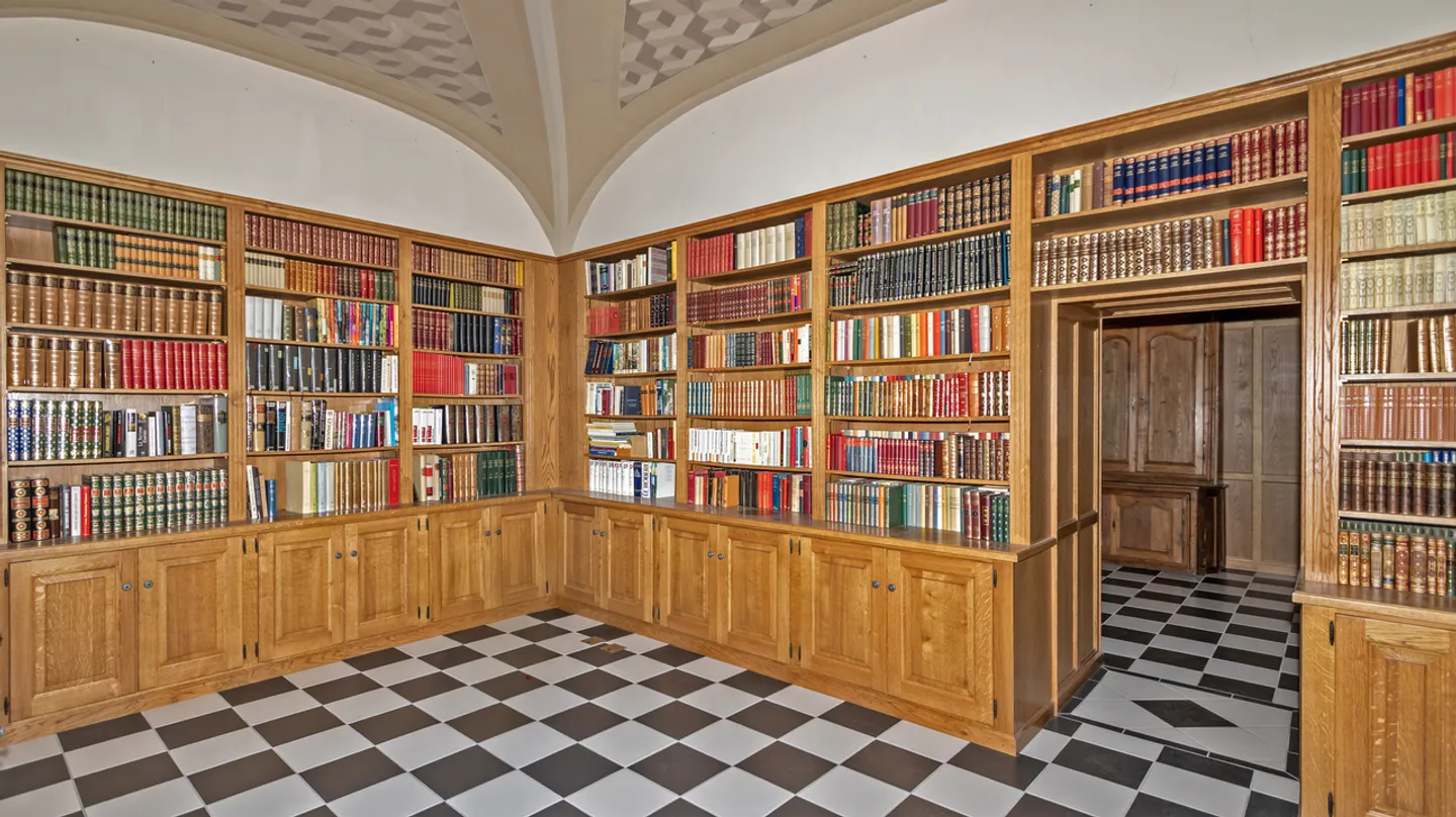 MAISON EXCEPTIONNELLE DE 6,5 PIÈCES AU CŒUR DE SIERRE - Photo 12 sur 13