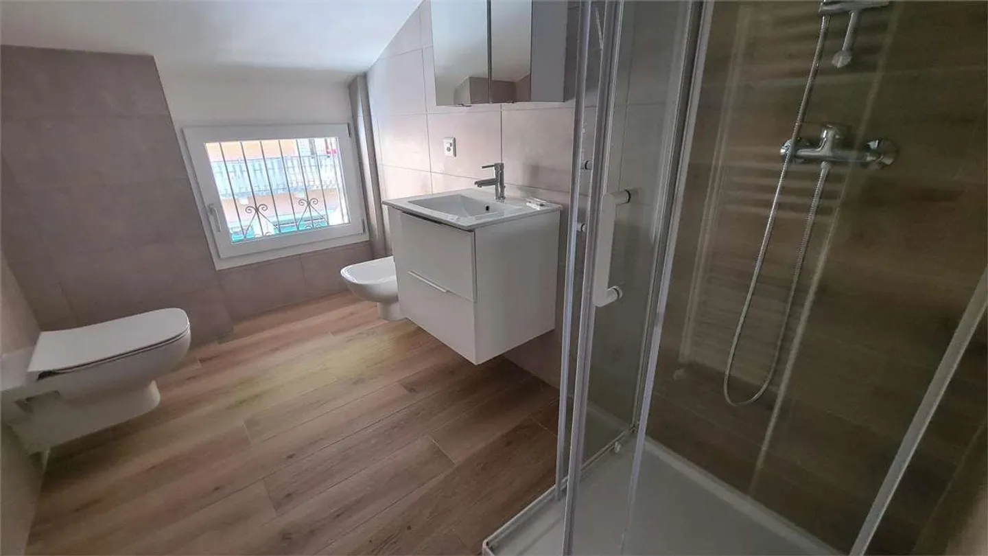 MENDRISIO CAPOLAGO: 3.5 LOC. LAKE VIEW - secondary - Photo 8 of 9