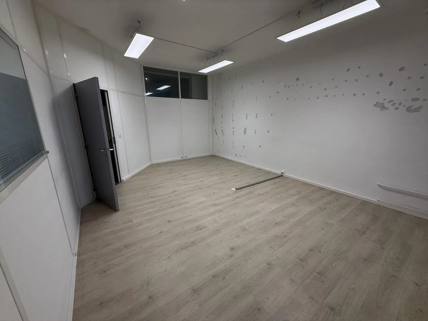 Espace Commercial Spacieux - Photo 9 sur 11