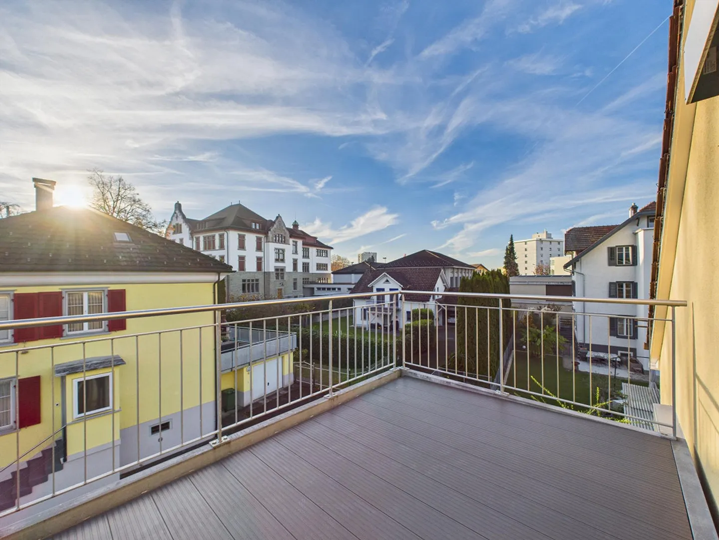 Modern multi-generational house with three separate apartments in a preferred location in Goldach (SG) - completely renovated, sunny and versatile - Photo 14 of 15