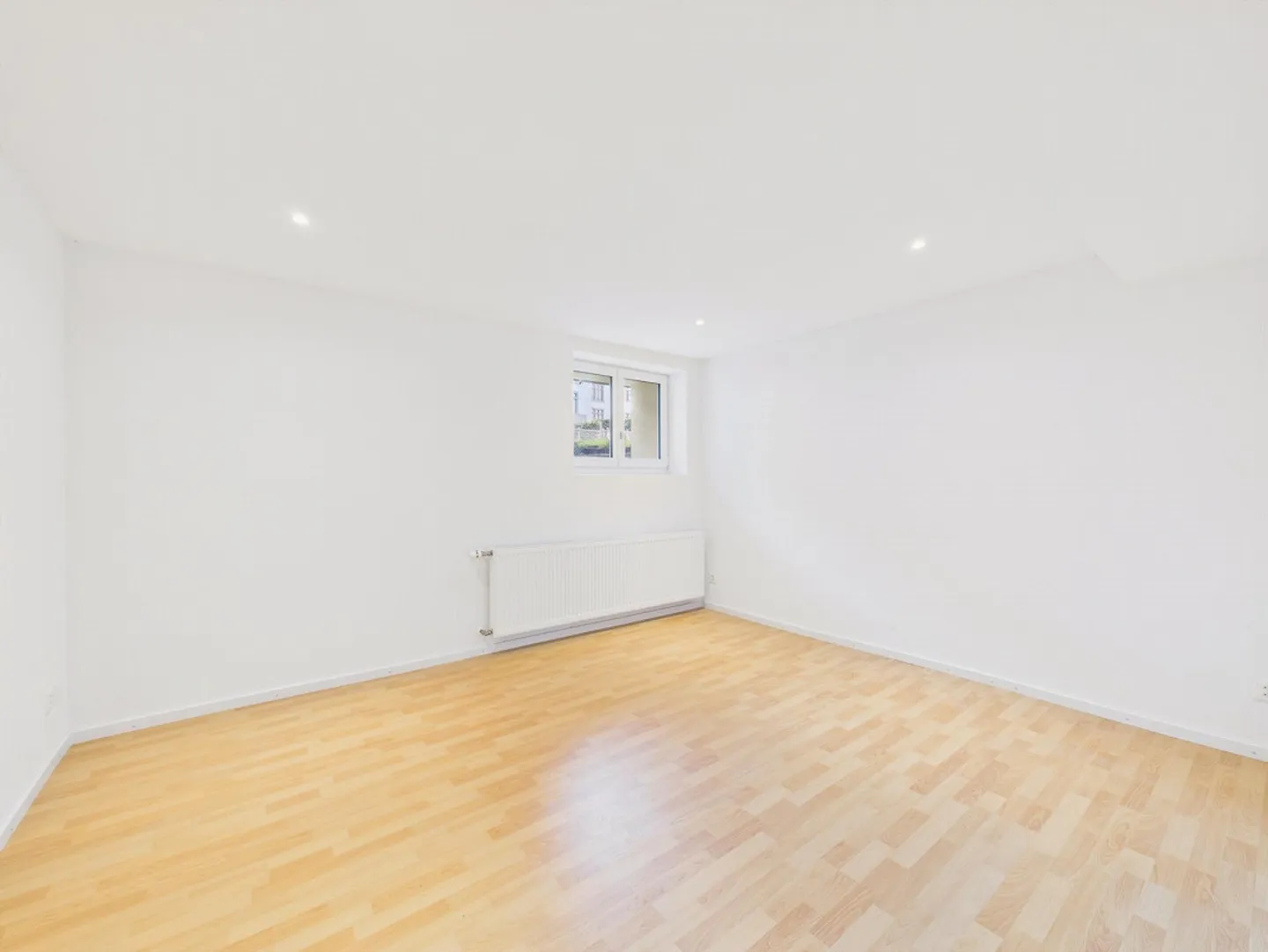 Modern multi-generational house with three separate apartments in a preferred location in Goldach (SG) - completely renovated, sunny and versatile - Photo 7 of 15