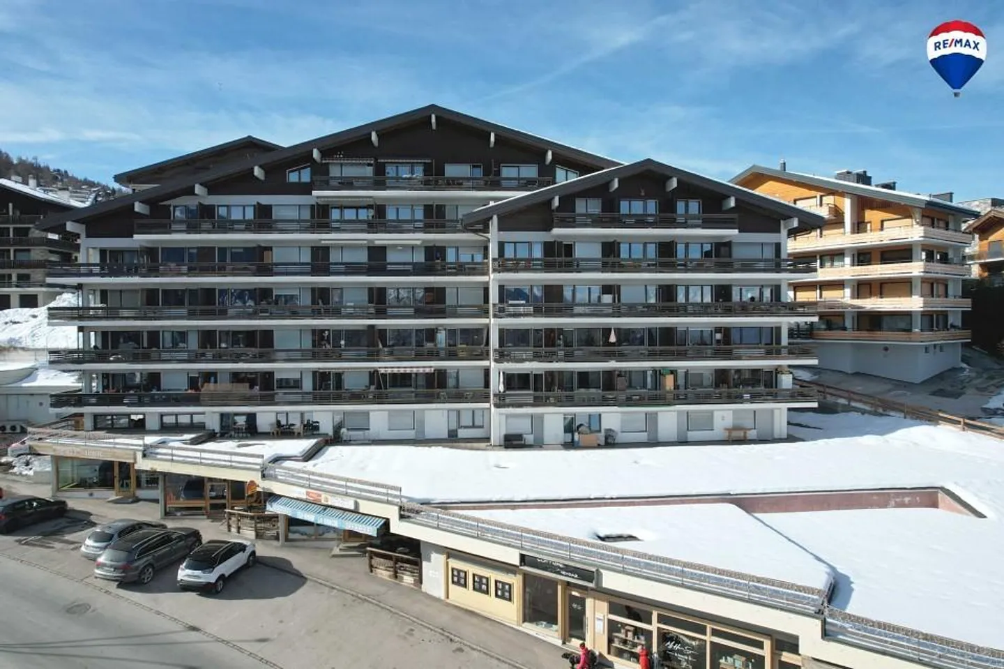 Sunrise-oriented studio - Photo 1 of 12