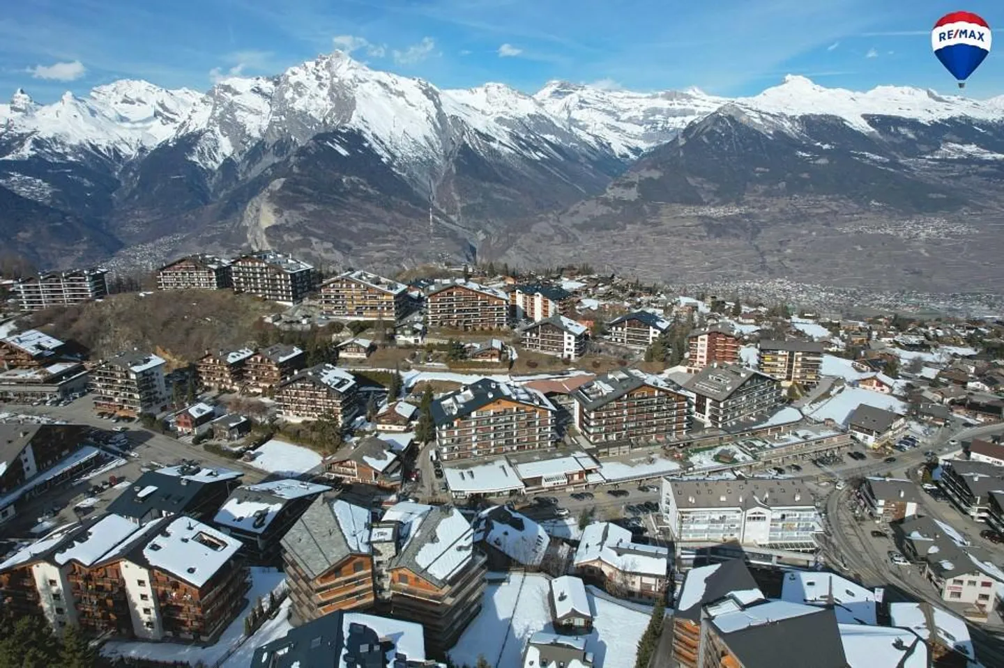 Sunrise-oriented studio - Photo 10 of 12