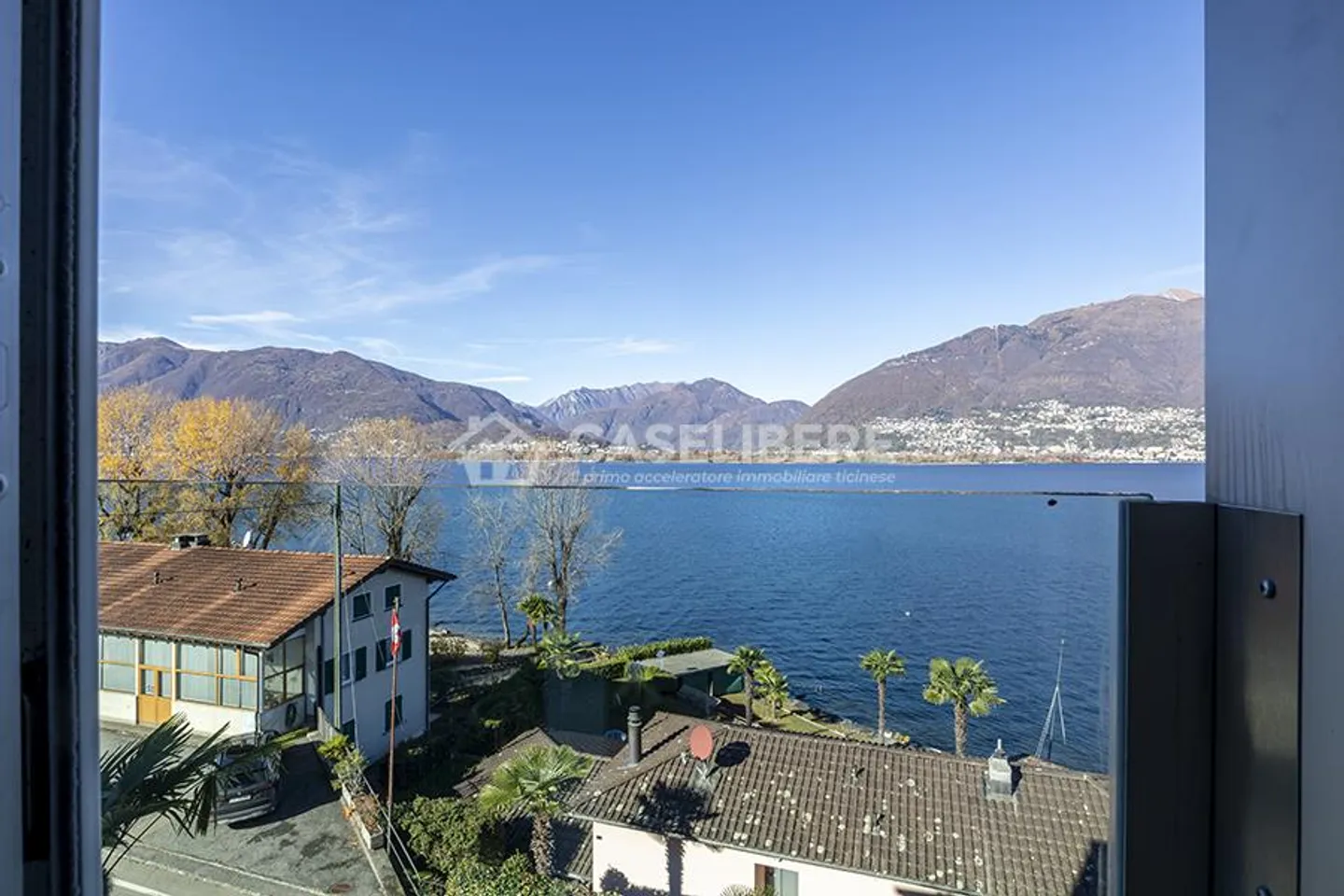 INCANTEVOLE ATTICO CON VISTA LAGO A PIAZZOGNA - Foto 9 di 19