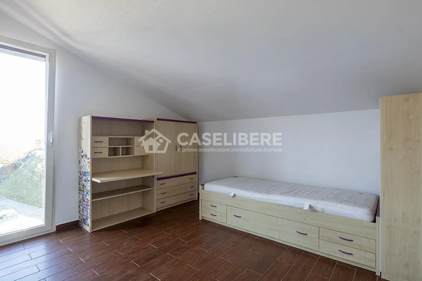 INCANTEVOLE ATTICO CON VISTA LAGO A PIAZZOGNA - Foto 10 di 19