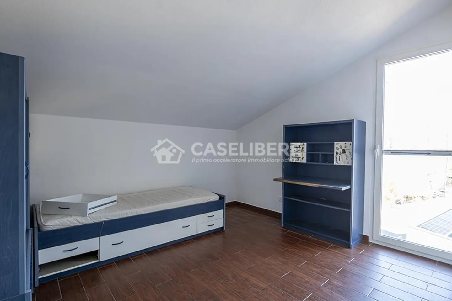 INCANTEVOLE ATTICO CON VISTA LAGO A PIAZZOGNA - Foto 11 di 19