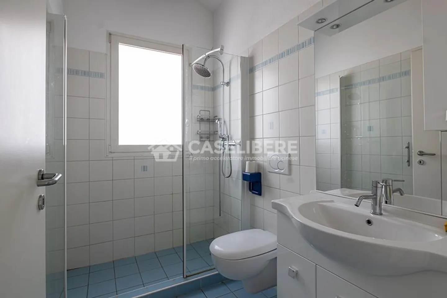 INCANTEVOLE ATTICO CON VISTA LAGO A PIAZZOGNA - Foto 12 di 19