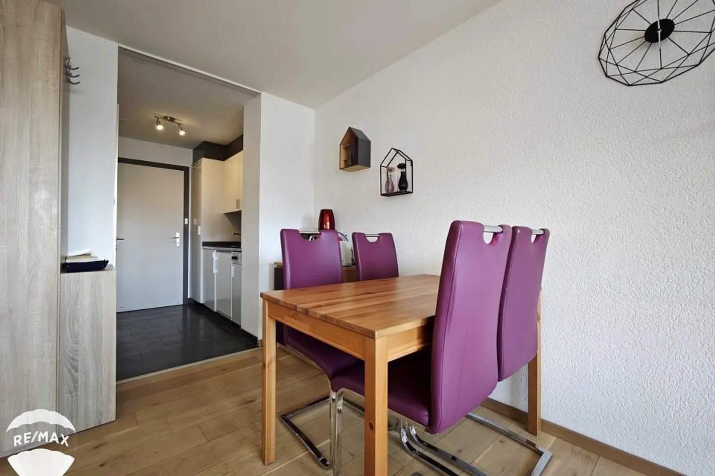 Sunrise-oriented studio - Photo 4 of 12