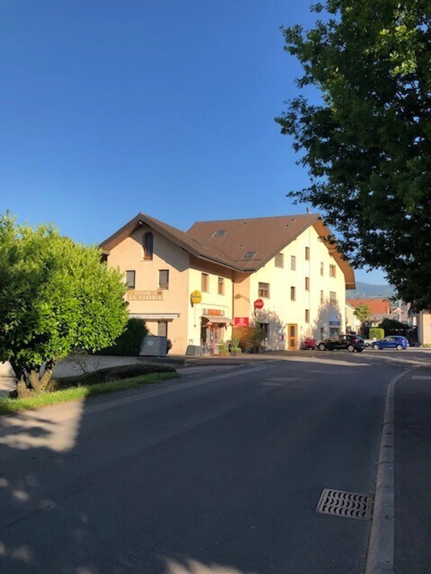 Espace Commercial à Gland - Photo 1 sur 8