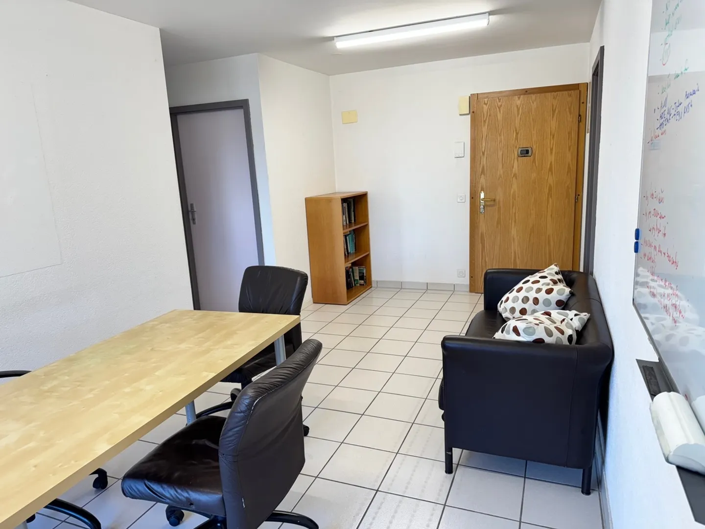 Espace Commercial à Gland - Photo 2 sur 8