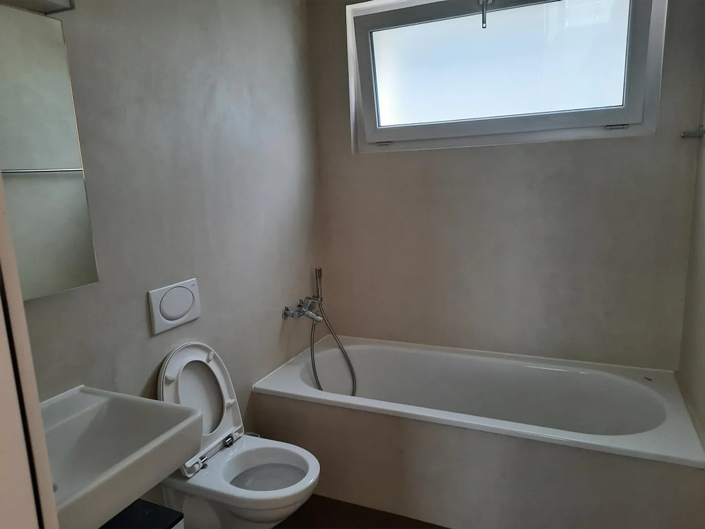 Moderne 3.5-Zimmer-Wohnung mit Balkon - Foto 5 von 9