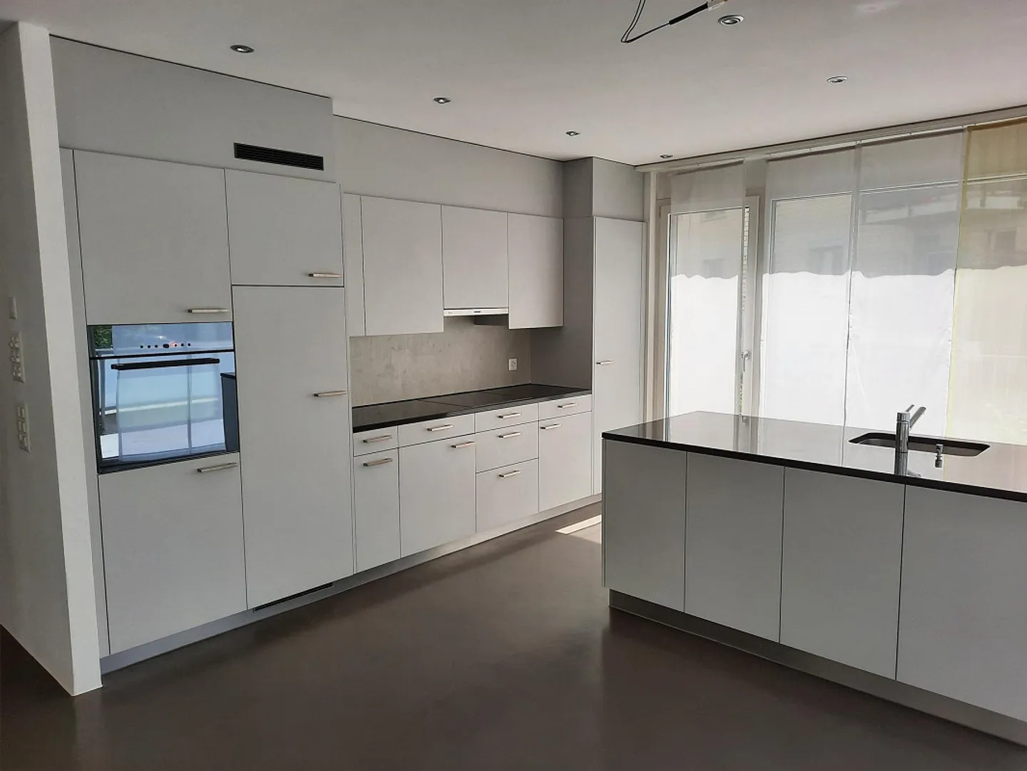 Moderne 3.5-Zimmer-Wohnung mit Balkon - Foto 1 von 9