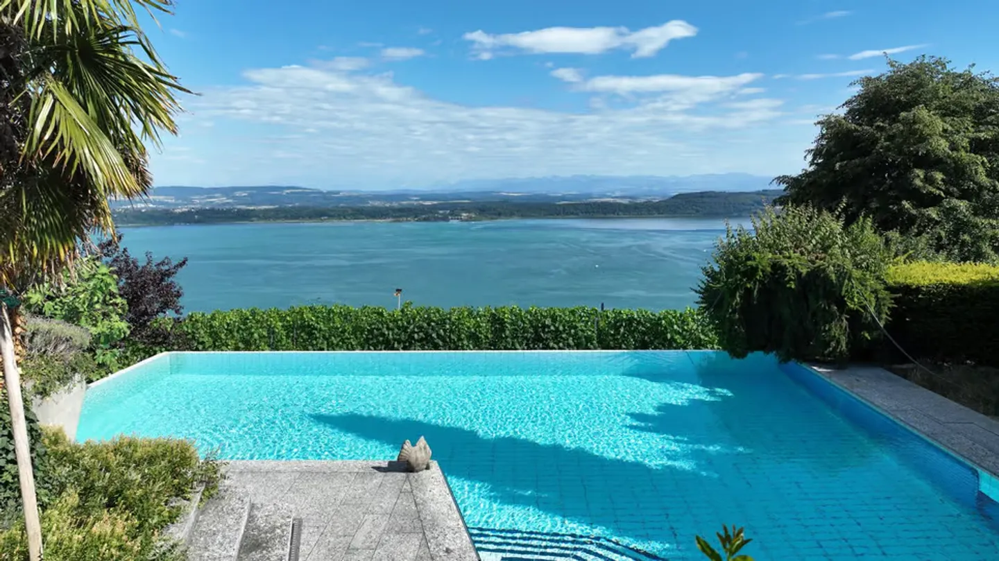 Exklusive Villa mit Pool und Seesicht in Ligerz - Photo 3 sur 13