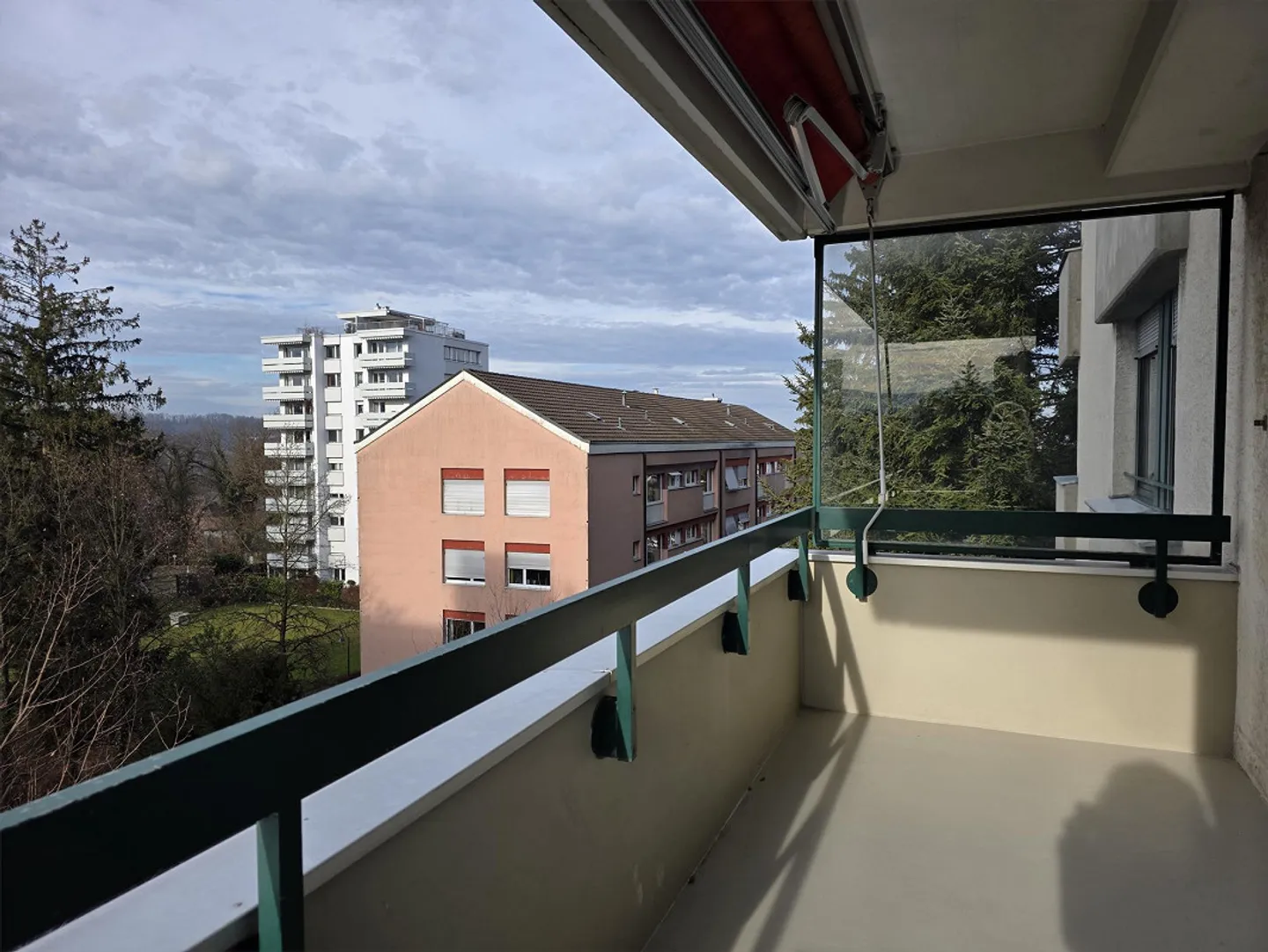 Hübsche 4-Zimmer-Whg mit toller Aussicht in Arlesheim (6.OG mit Lift) - Photo 2 of 14
