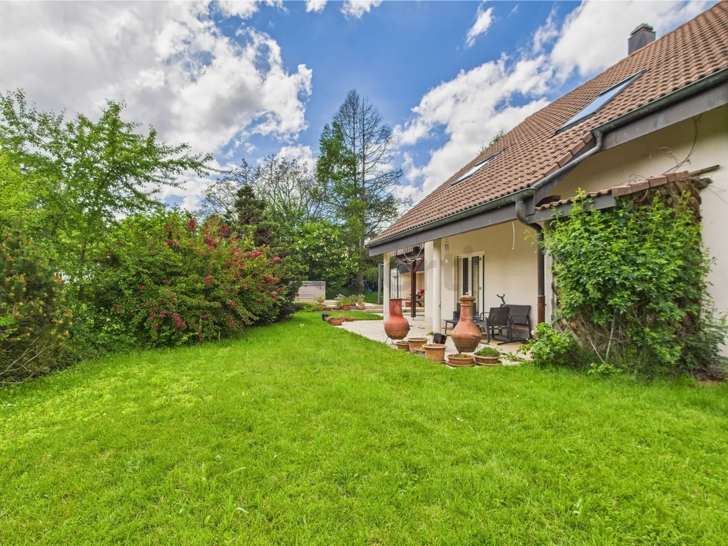 Casa indipendente con appartamento indipendente – giardino, vista, tranquillità - Foto 1 di 13