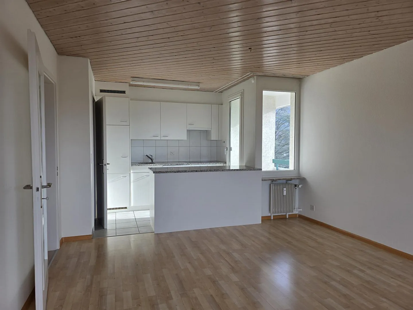 Hübsche 4-Zimmer-Whg mit toller Aussicht in Arlesheim (6.OG mit Lift) - Photo 6 of 14