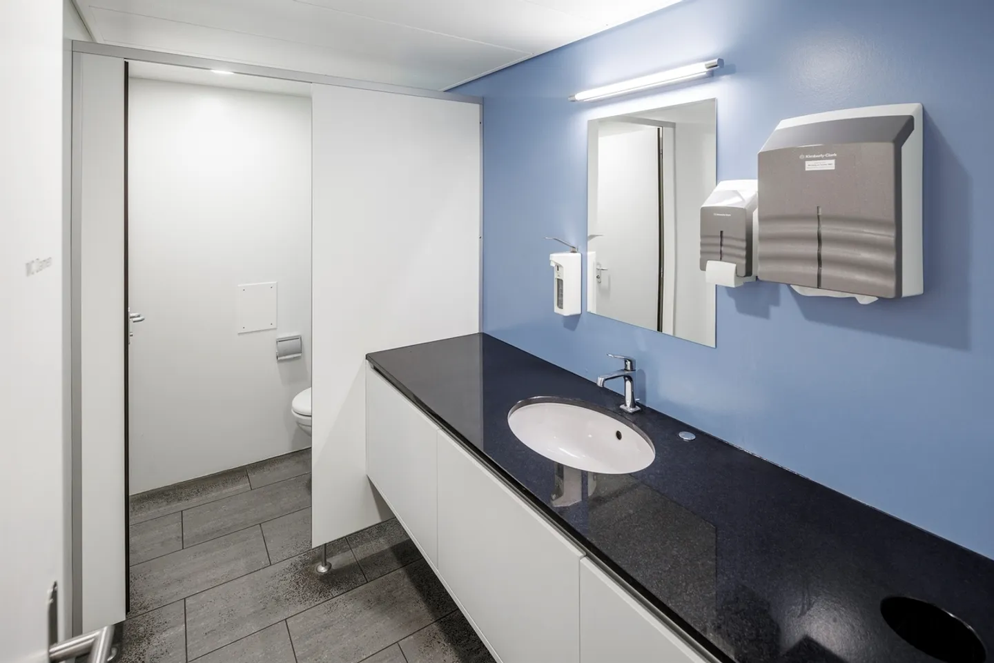Bureaux dans un emplacement privilégié au centre-ville - Photo 8 sur 9