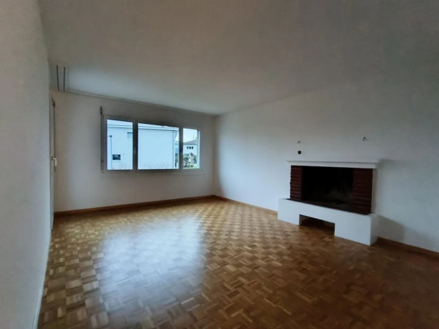 Appartamento soleggiato di 3,5 stanze a Uerikon - Foto 4 di 11