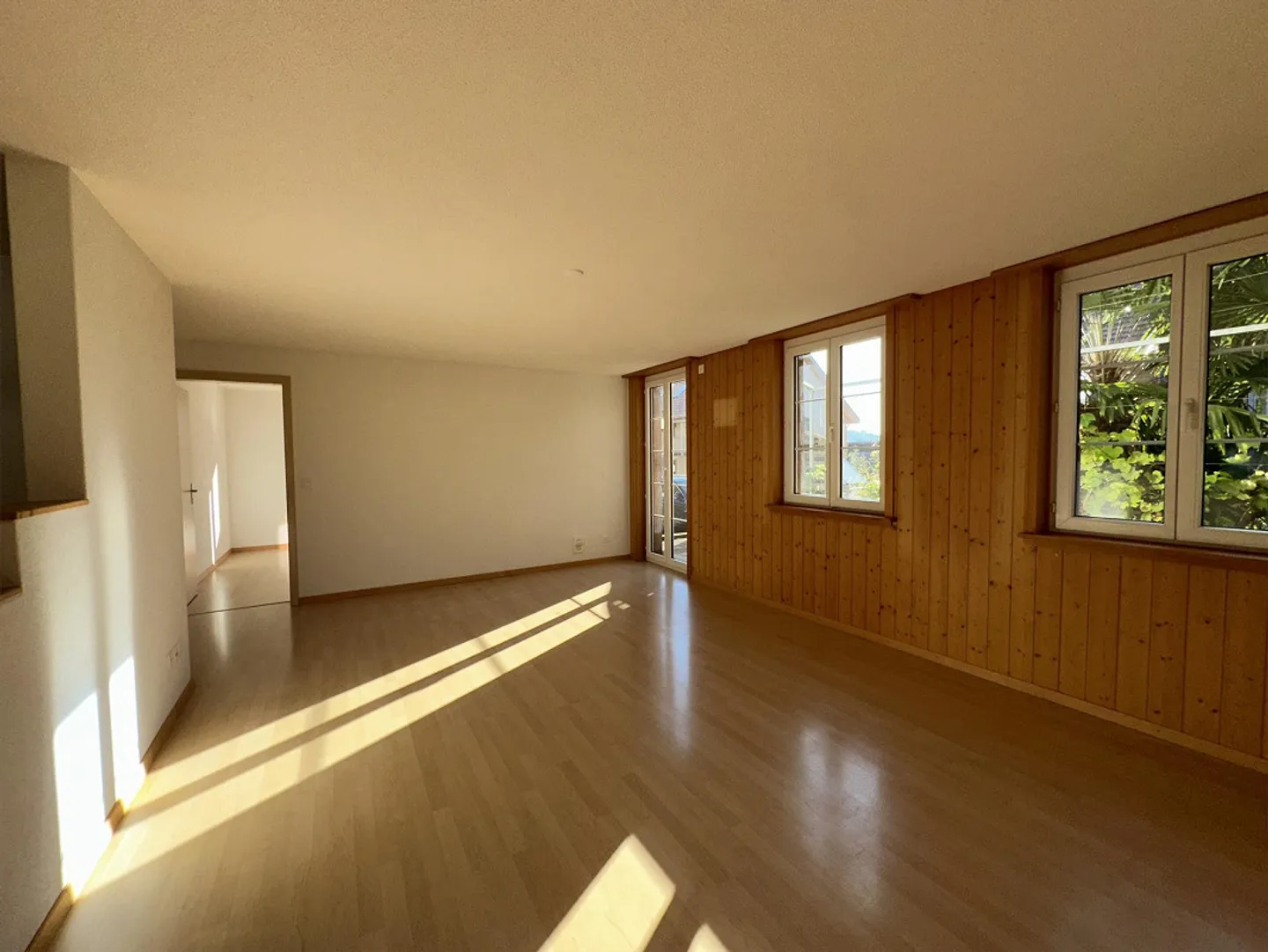 Charming 3.5-room apartment with terrace in Rapperswil/BE - Photo 5 of 12