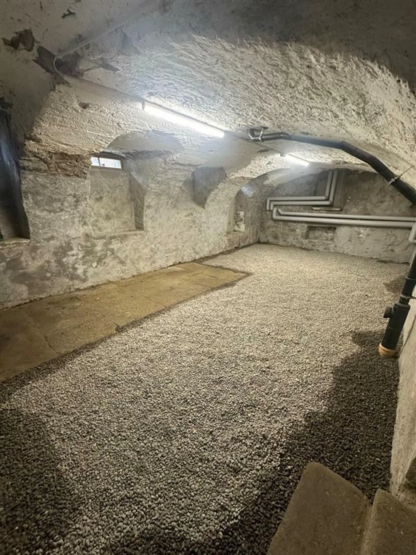 Spacious Natural Cellar - Photo 2 of 7