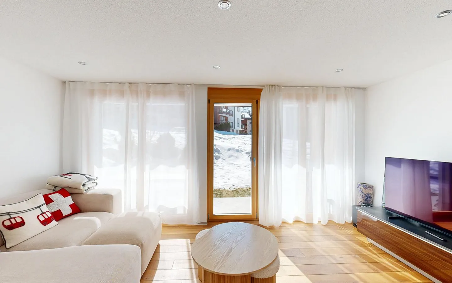 Modern 3.5-room apartment in Zermatt - Quiet location on the edge of the forest - Photo 4 of 11