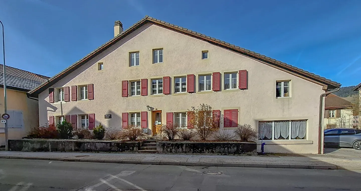 Gebäude für Investoren, Volumen von 1.663 m2 Nahe den Annehmlichkeiten - Foto 1 von 13