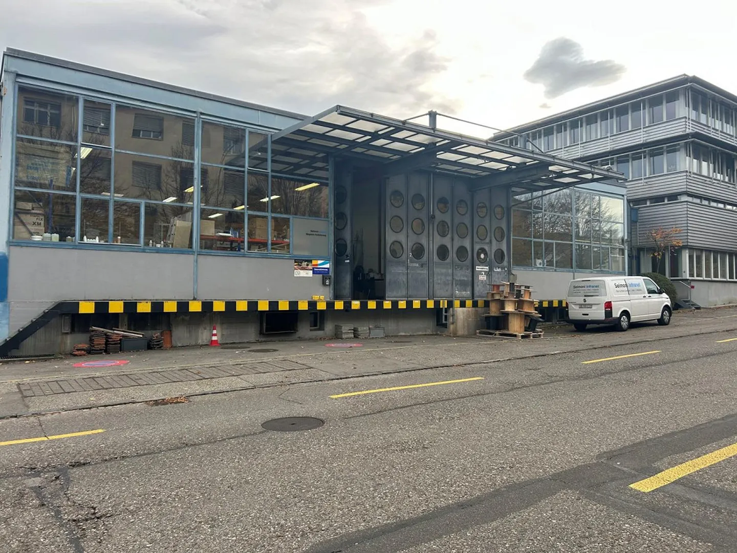 Commercial Hall with Delivery Ramp - Photo 2 of 3