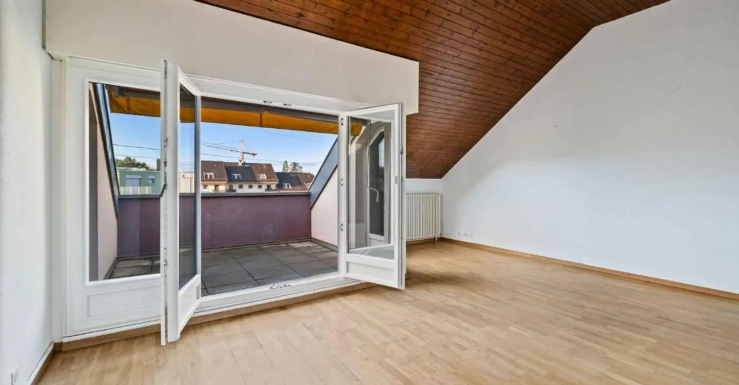 Exklusiv in Perly-Certoux: 4-Zimmer-Wohnung mit zwei Außenbereichen - Foto 2 von 10