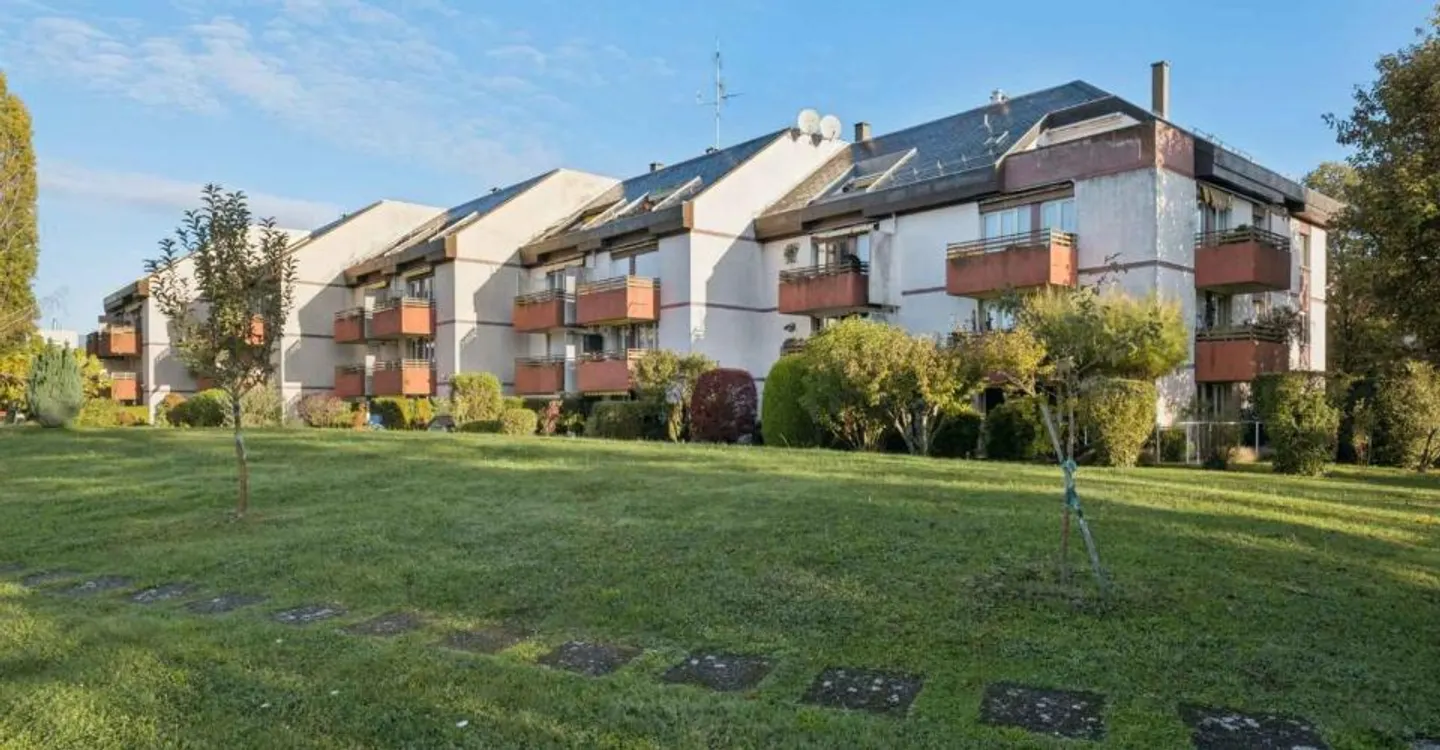 Exklusiv in Perly-Certoux: 4-Zimmer-Wohnung mit zwei Außenbereichen - Foto 10 von 10