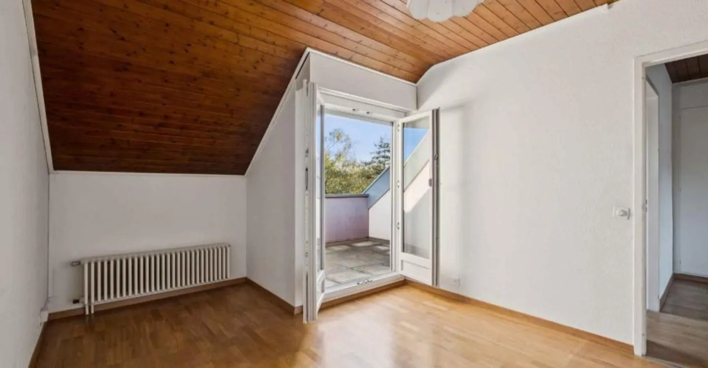 Exklusiv in Perly-Certoux: 4-Zimmer-Wohnung mit zwei Außenbereichen - Foto 7 von 10