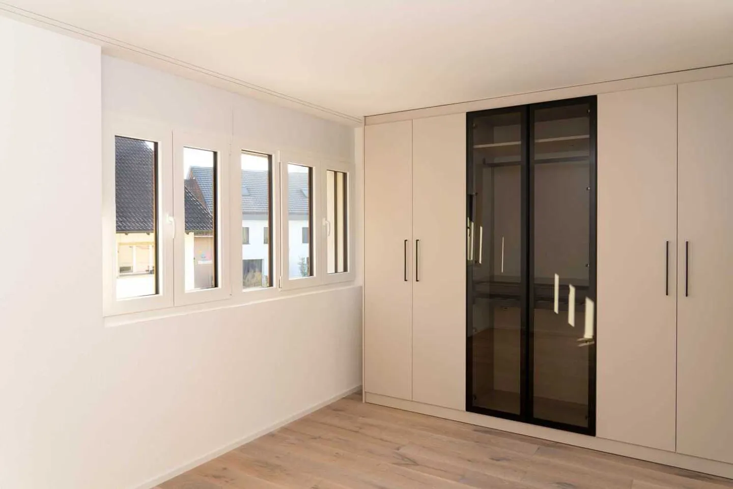 Moderne Maisonette mit grossem Balkon - Foto 8 von 13