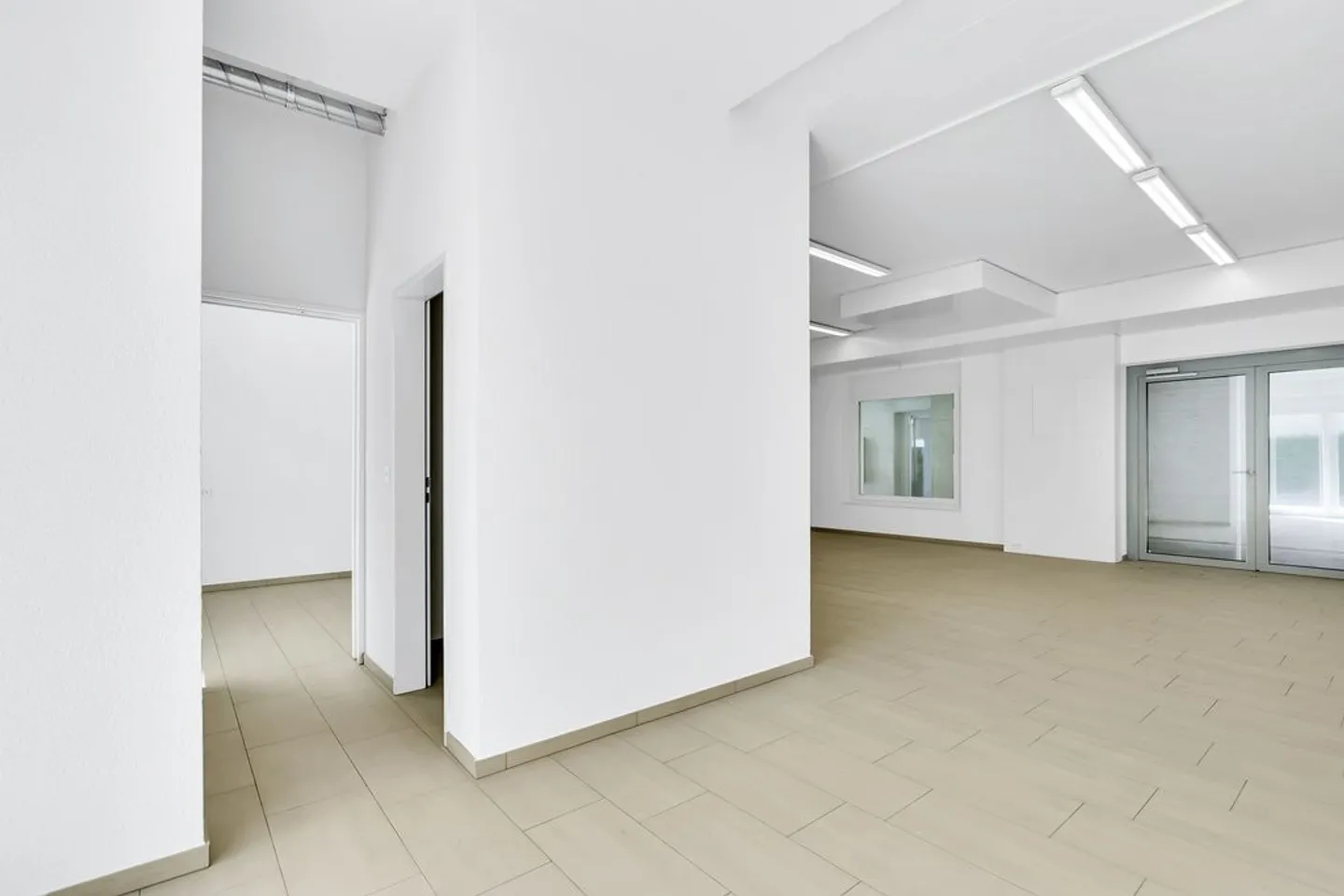 Bureau/atelier spacieux et lumineux à louer ! - Photo 4 sur 8