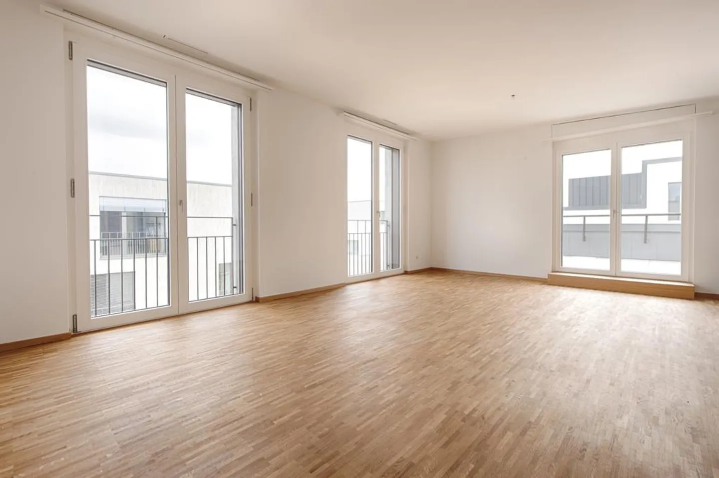 RENT WITHOUT DEPOSIT - Urban Living in a Privileged Location - Photo 4 of 8