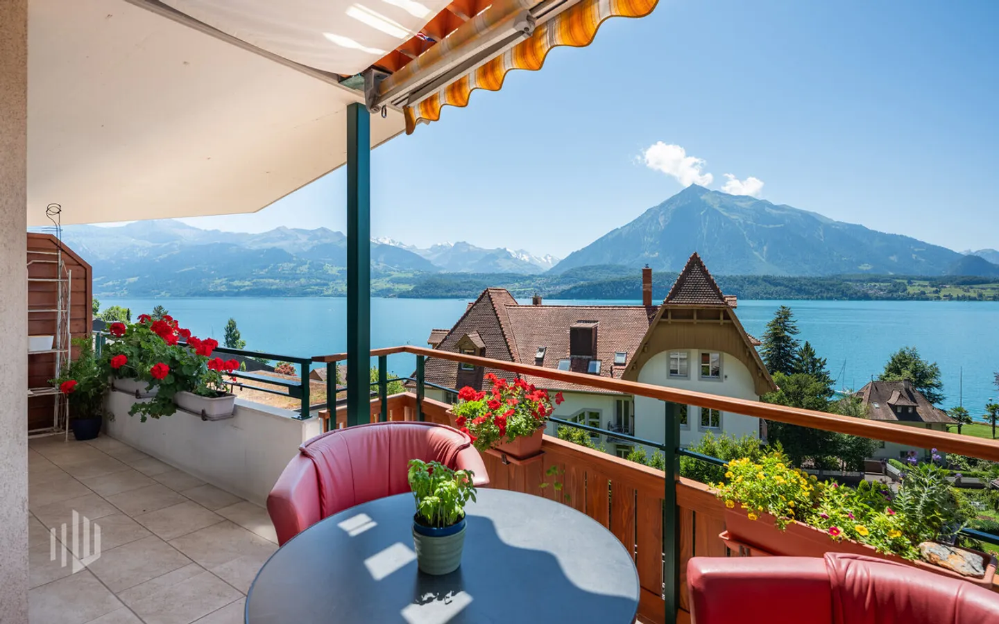 ImmoWyss - The Feel-Good Oasis Above Lake Thun in Popular Gunten - Photo 1 of 8