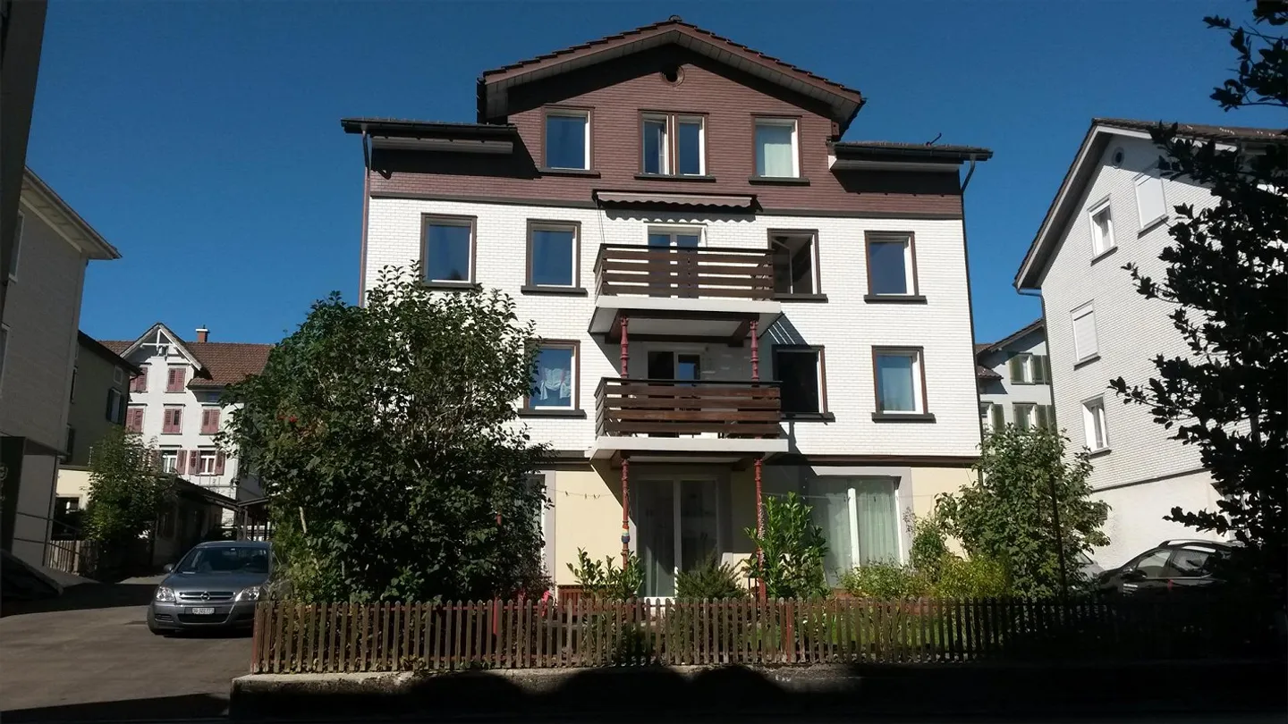 Beautiful and bright 3.5-room apartment in the village - Photo 1 of 17