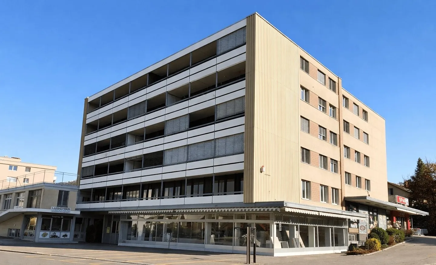Spazio commerciale attraente con infrastruttura di alto livello a Schöftland - Foto 1 di 16