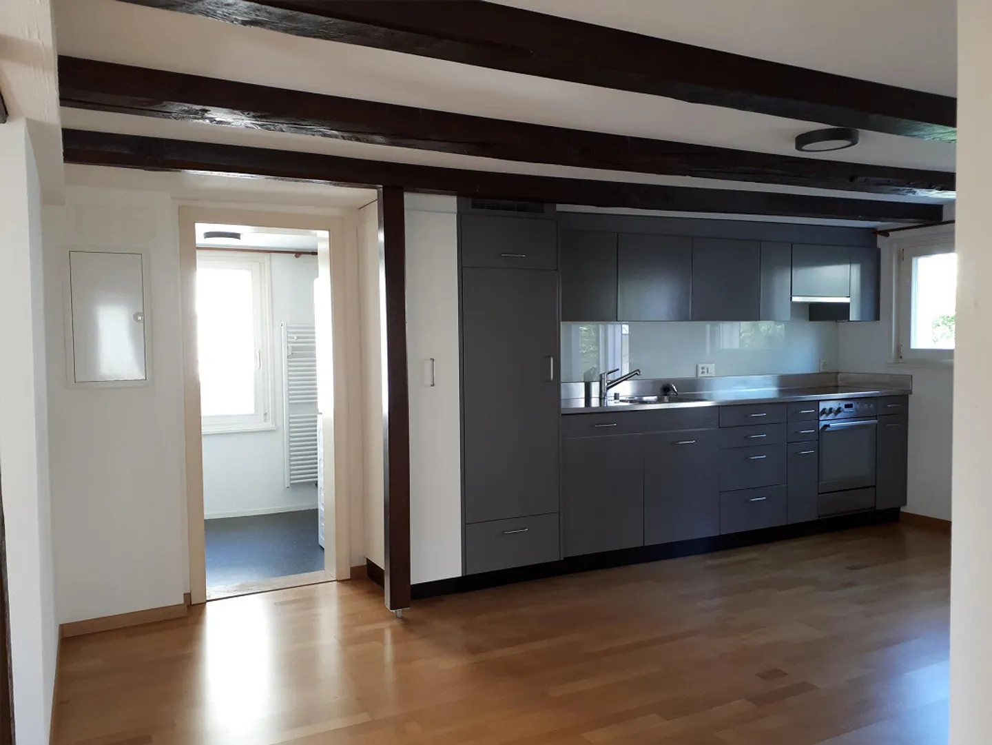Beautiful and bright 3.5-room apartment in the village - Photo 2 of 17