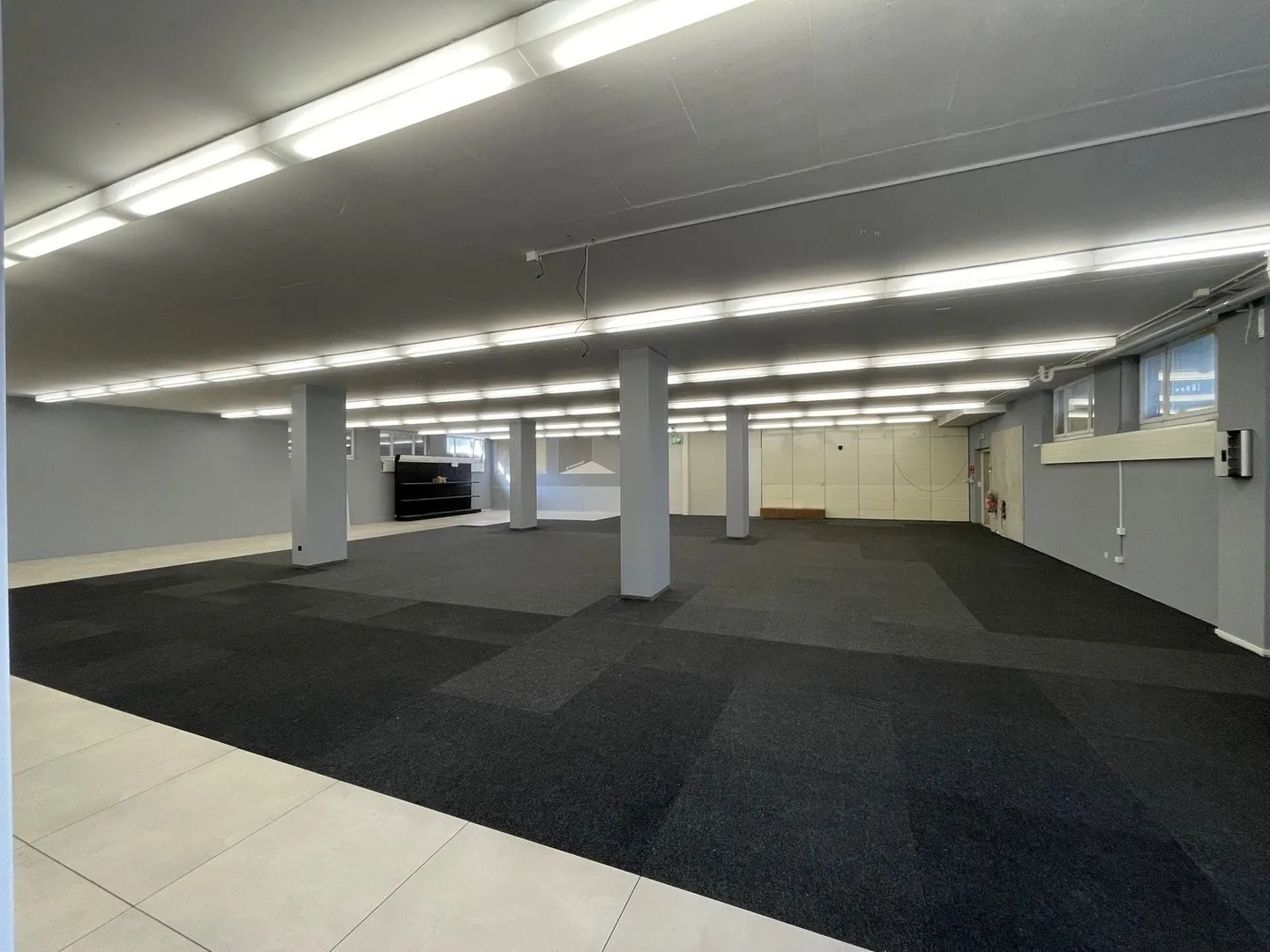 Spazio commerciale attraente con infrastruttura di alto livello a Schöftland - Foto 6 di 16
