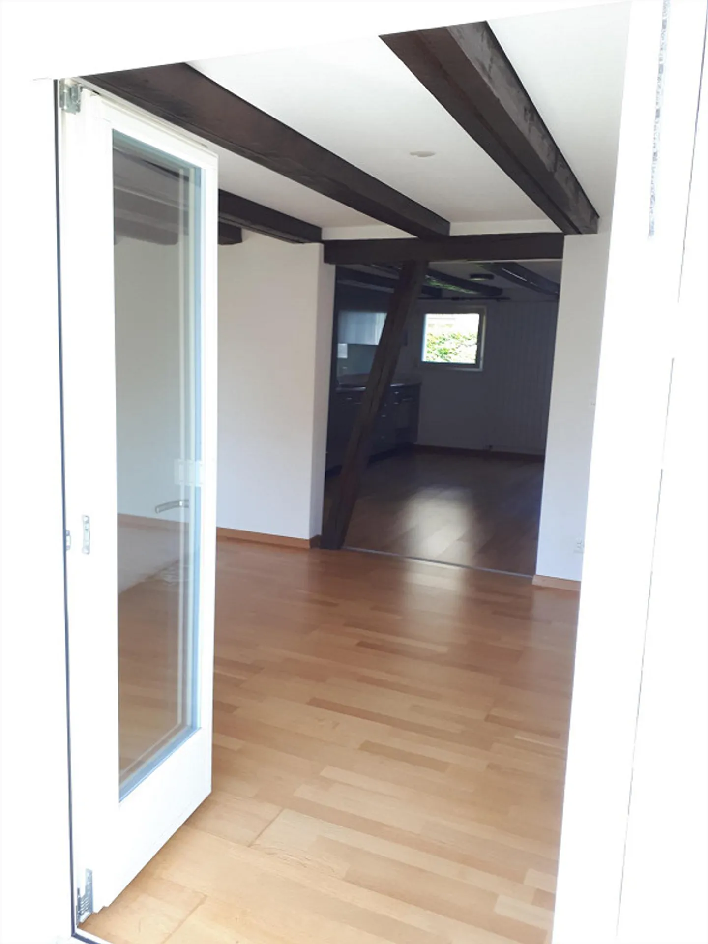 Beautiful and bright 3.5-room apartment in the village - Photo 6 of 17