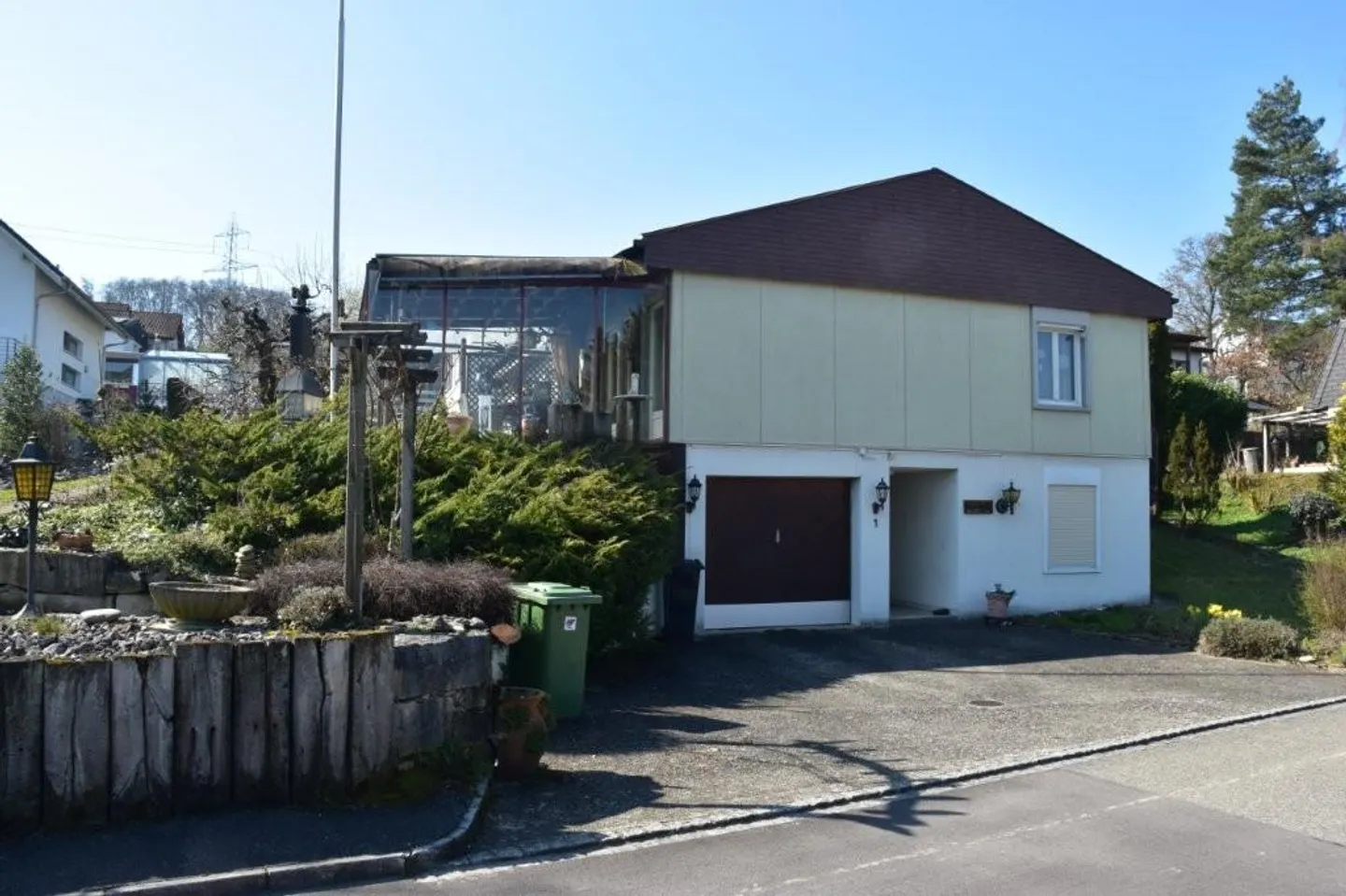 Single-family house at the agricultural zone with its own pond - Photo 3 of 9