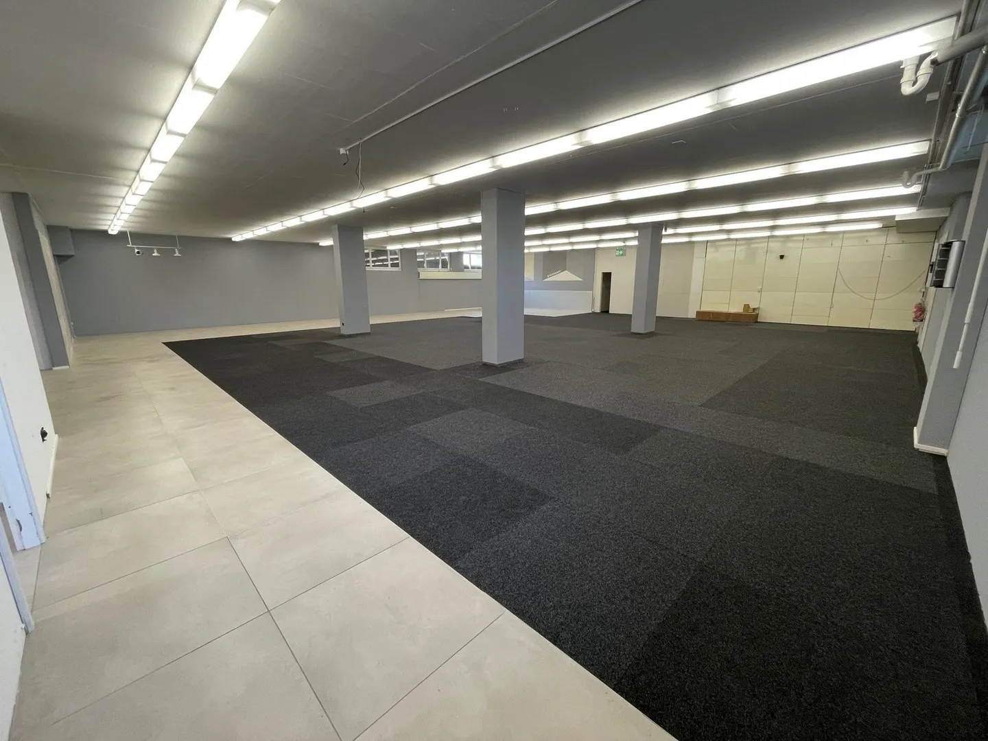 Spazio commerciale attraente con infrastruttura di alto livello a Schöftland - Foto 9 di 16