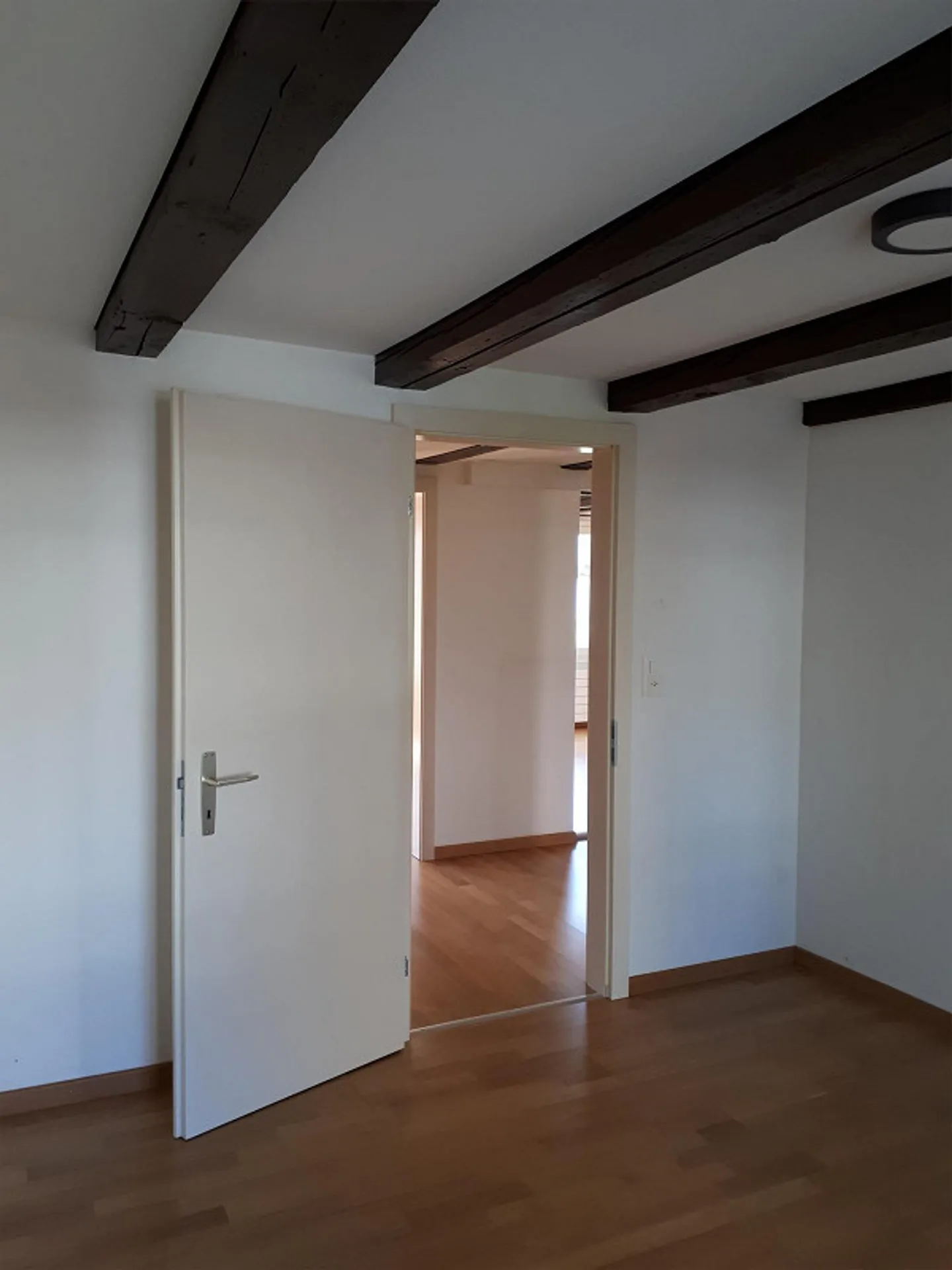 Beautiful and bright 3.5-room apartment in the village - Photo 15 of 17