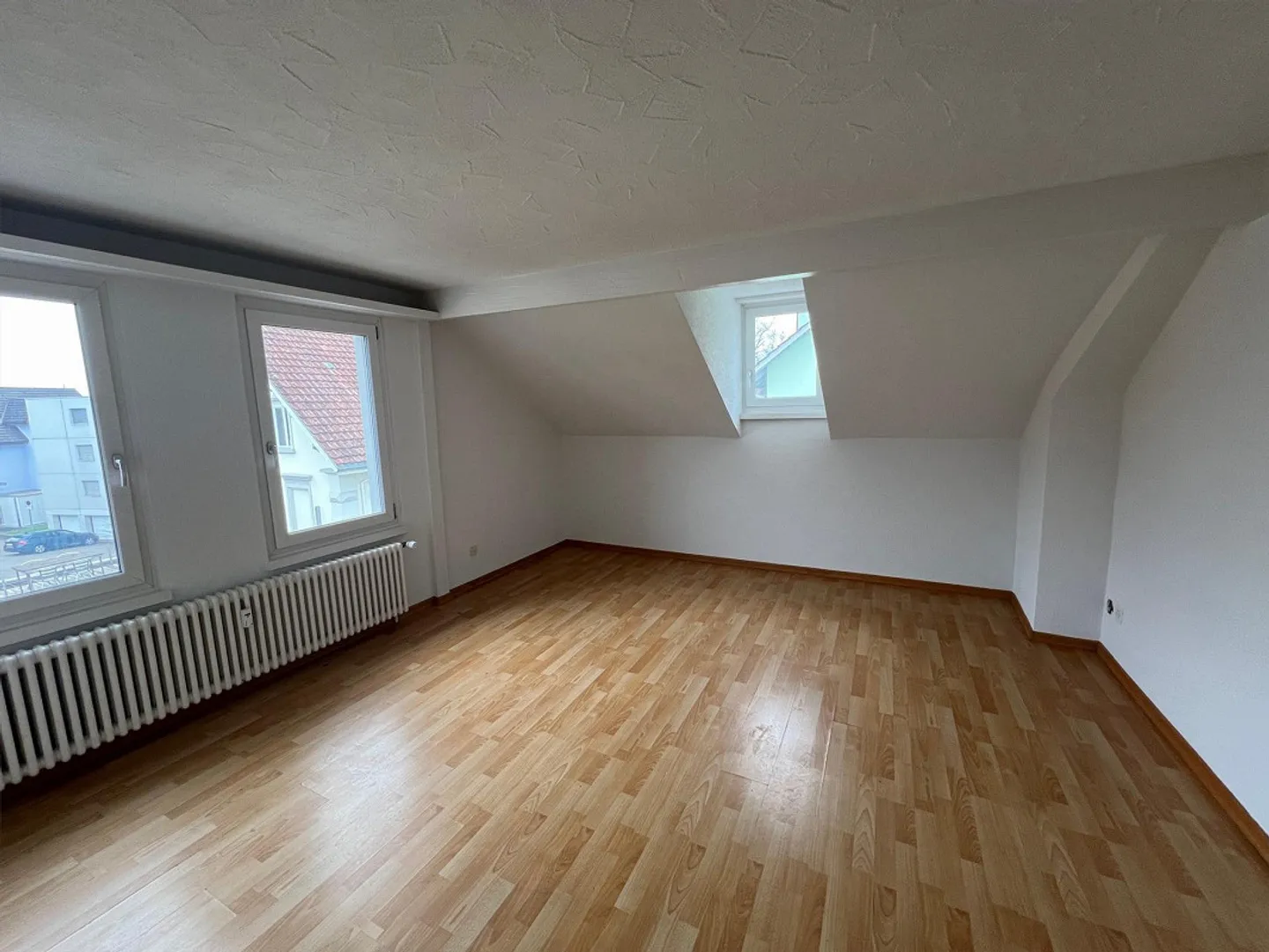 Kuschelige und preiswerte Dachwohnung im gepflegten Altbau – Arbon - Photo 5 of 8