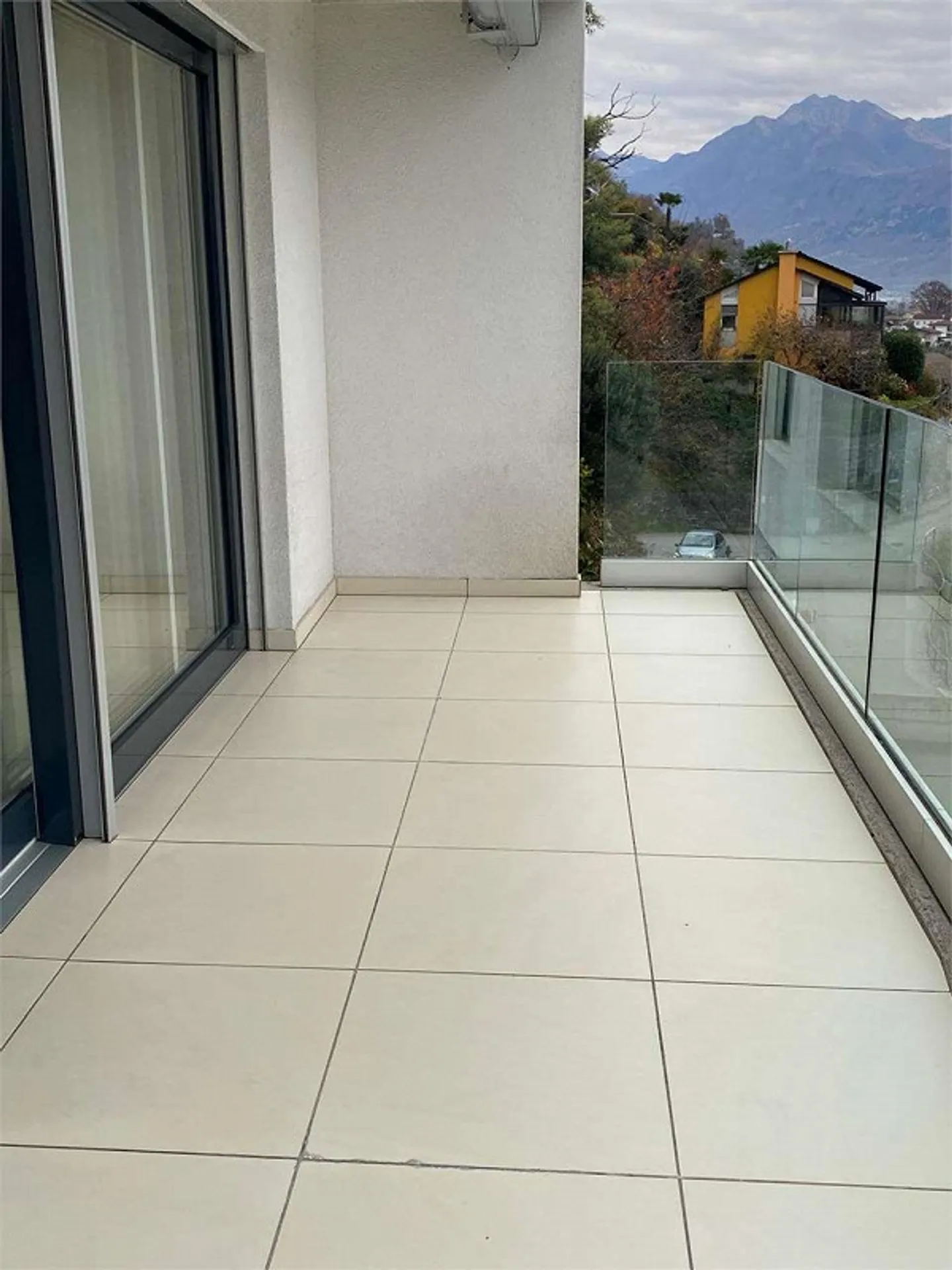 Gordola en position collinaire, moderne et lumineux 4,5 pièces avec vue - Photo 13 sur 13